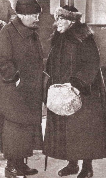 Иллюстрация к книге — Крупская [i_034.jpg]