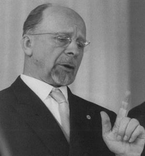 Иллюстрация к книге — Маркус Вольф [i_002.jpg]