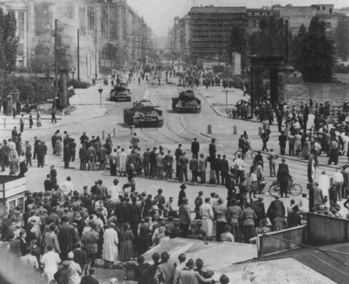 Иллюстрация к книге — Маркус Вольф [i_010.jpg]