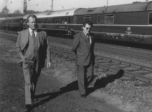 Иллюстрация к книге — Маркус Вольф [i_025.jpg]