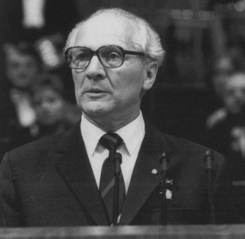 Иллюстрация к книге — Маркус Вольф [i_039.jpg]