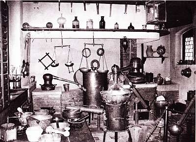 Иллюстрация к книге — Калиостро [i_014.jpg]