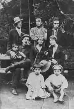 Иллюстрация к книге — Слово и "Дело" Осипа Мандельштама. Книга доносов, допросов и обвинительных заключений [_03.jpg]