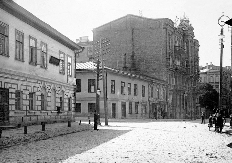 Иллюстрация к книге — "Посмотрим, кто кого переупрямит...". Надежда Яковлевна Мандельштам в письмах, воспоминаниях, свидетельствах [i_018.jpg]