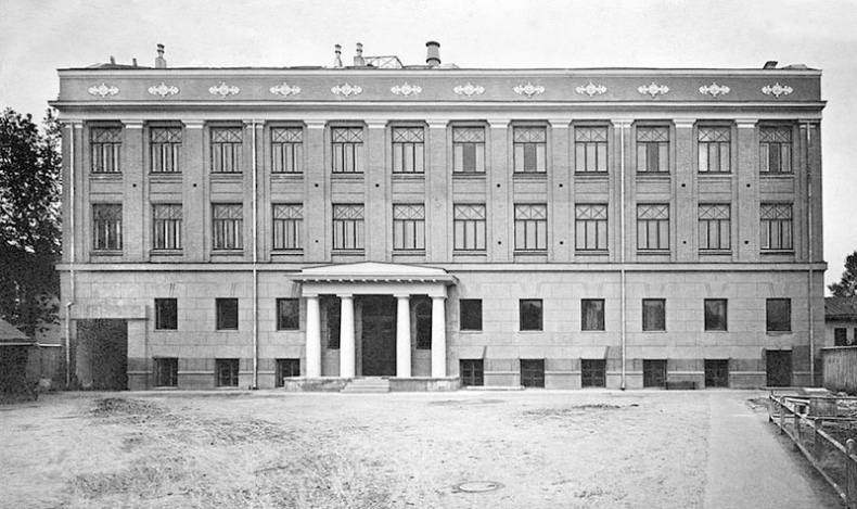 Иллюстрация к книге — "Посмотрим, кто кого переупрямит...". Надежда Яковлевна Мандельштам в письмах, воспоминаниях, свидетельствах [i_019.jpg]