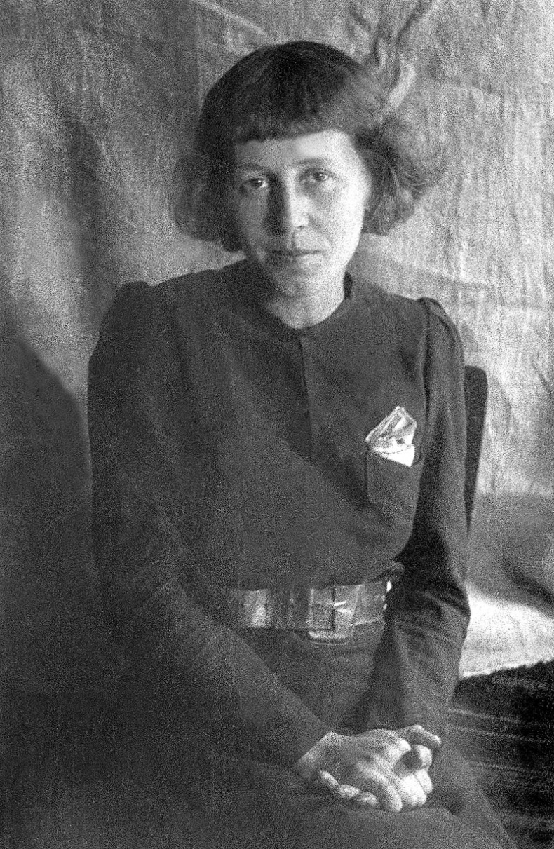 Иллюстрация к книге — "Посмотрим, кто кого переупрямит...". Надежда Яковлевна Мандельштам в письмах, воспоминаниях, свидетельствах [i_035.jpg]