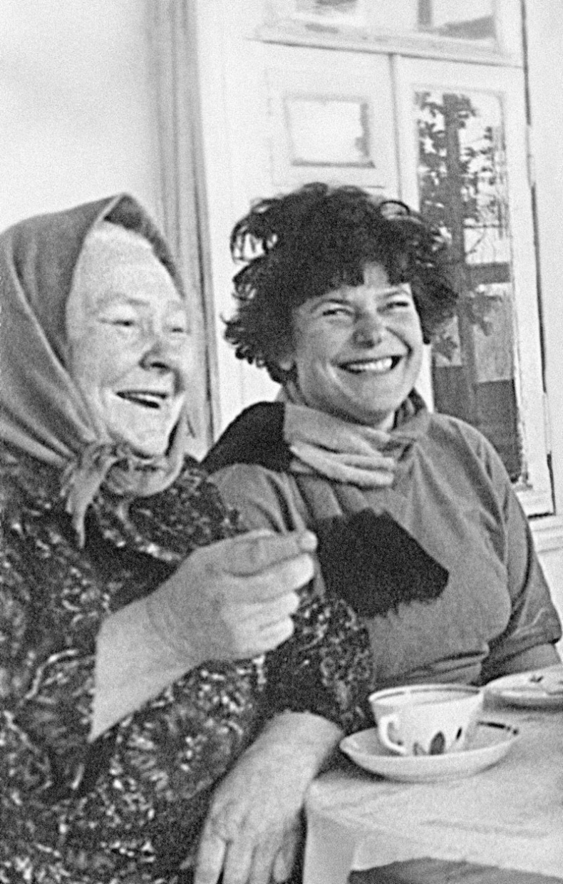 Иллюстрация к книге — "Посмотрим, кто кого переупрямит...". Надежда Яковлевна Мандельштам в письмах, воспоминаниях, свидетельствах [i_066.jpg]