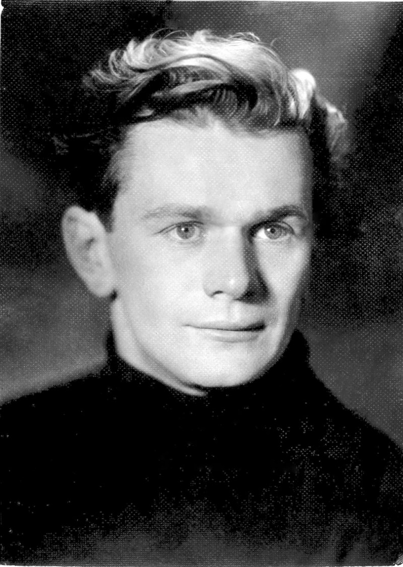 Иллюстрация к книге — "Посмотрим, кто кого переупрямит...". Надежда Яковлевна Мандельштам в письмах, воспоминаниях, свидетельствах [i_075.jpg]