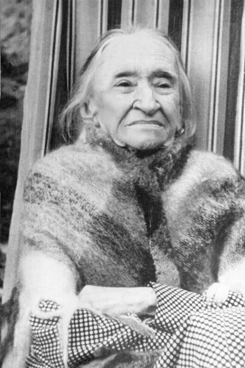 Иллюстрация к книге — "Посмотрим, кто кого переупрямит...". Надежда Яковлевна Мандельштам в письмах, воспоминаниях, свидетельствах [i_088.jpg]