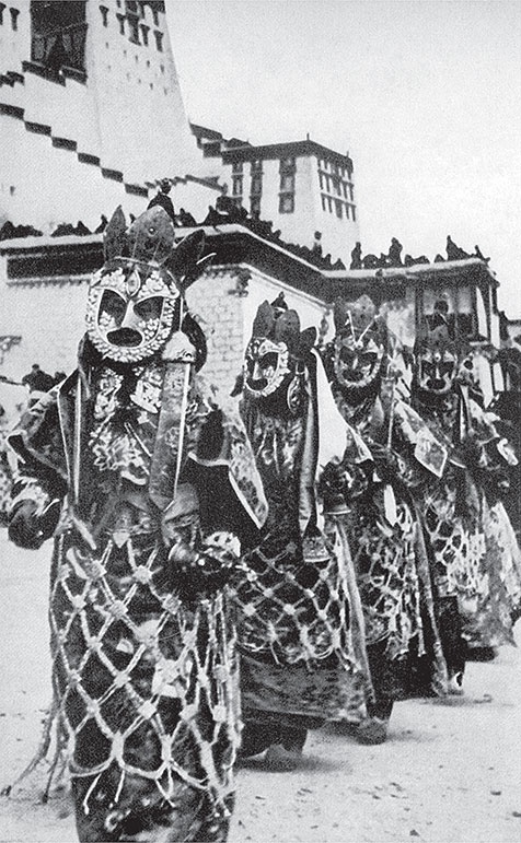 Иллюстрация к книге — Семь лет в Тибете. Моя жизнь при дворе Далай-ламы [_28.jpg]