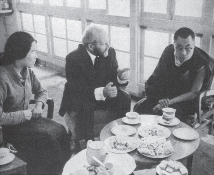 Иллюстрация к книге — Семь лет в Тибете. Моя жизнь при дворе Далай-ламы [_44.jpg]