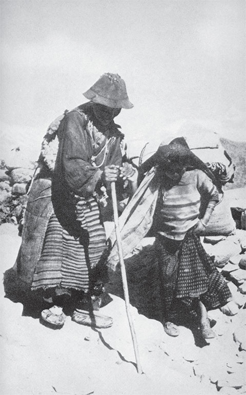 Иллюстрация к книге — Семь лет в Тибете. Моя жизнь при дворе Далай-ламы [_47.jpg]