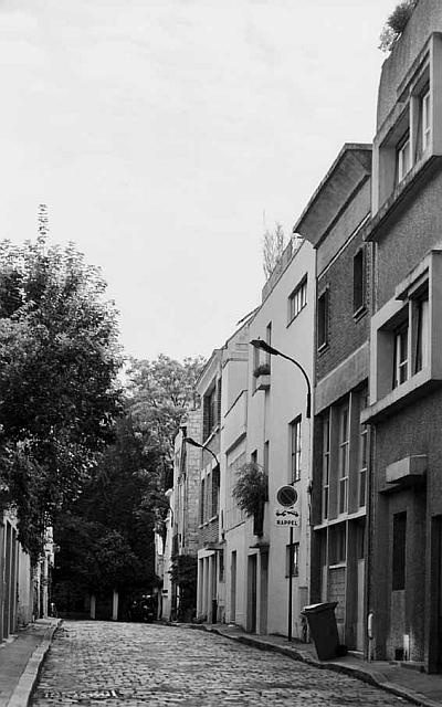 Иллюстрация к книге — Здесь шумят чужие города, или Великий эксперимент негативной селекции [i_024.jpg]