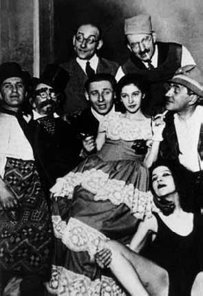 Иллюстрация к книге — Здесь шумят чужие города, или Великий эксперимент негативной селекции [i_038.jpg]