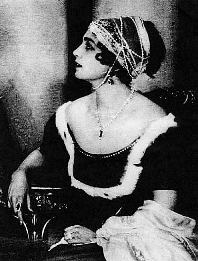 Иллюстрация к книге — Здесь шумят чужие города, или Великий эксперимент негативной селекции [i_045.jpg]