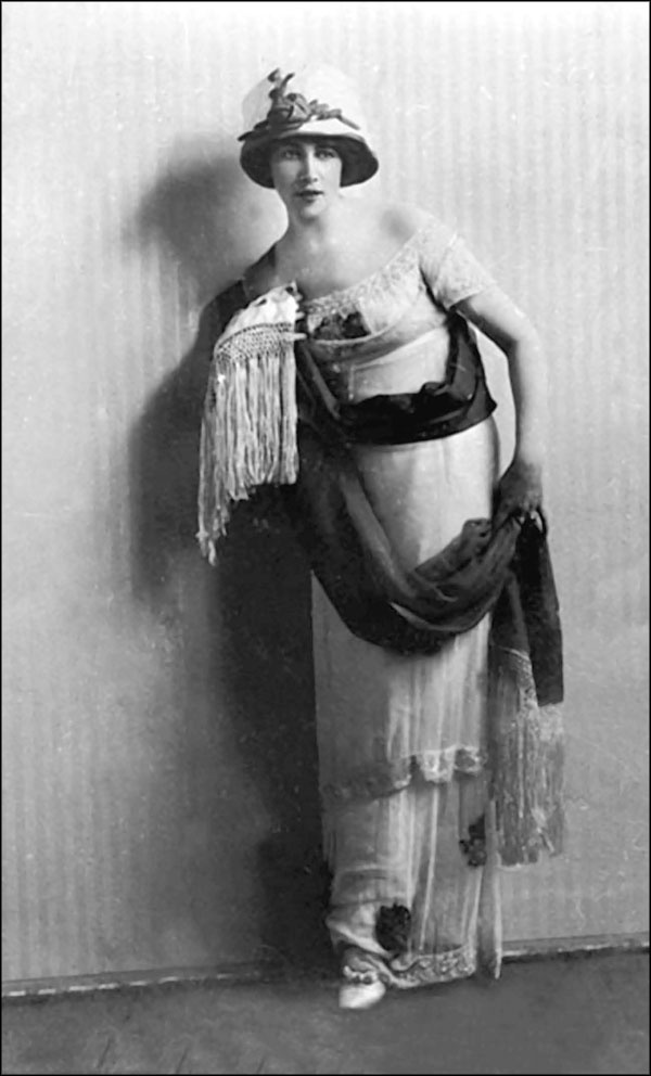 Иллюстрация к книге — Прекрасные незнакомки. Портреты на фоне эпохи [_187.jpg]