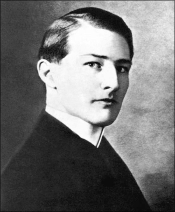 Иллюстрация к книге — Прекрасные незнакомки. Портреты на фоне эпохи [_197.jpg]