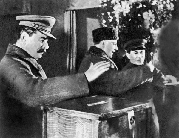 Иллюстрация к книге — Сталин и Гитлер [i_014.jpg]