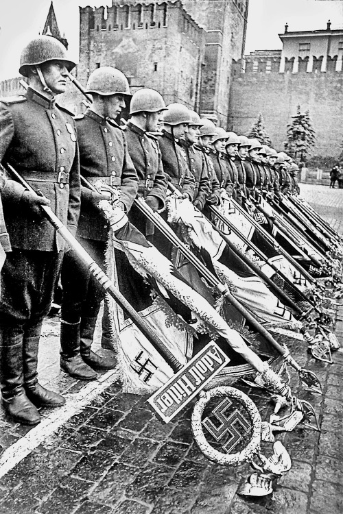 Иллюстрация к книге — Сталин и Гитлер [i_022.jpg]