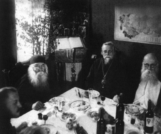 Иллюстрация к книге — Патриарх Сергий [i_050.jpg]