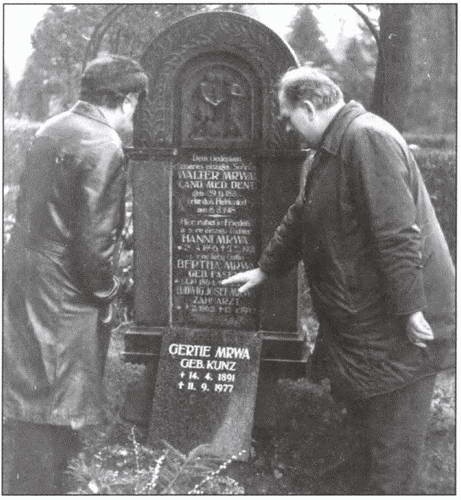 Иллюстрация к книге — Загадки советской литературы. От Сталина до Брежнева [i_005.jpg]