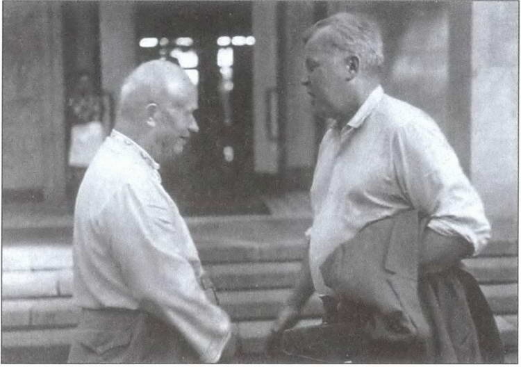 Иллюстрация к книге — Загадки советской литературы. От Сталина до Брежнева [i_020.jpg]