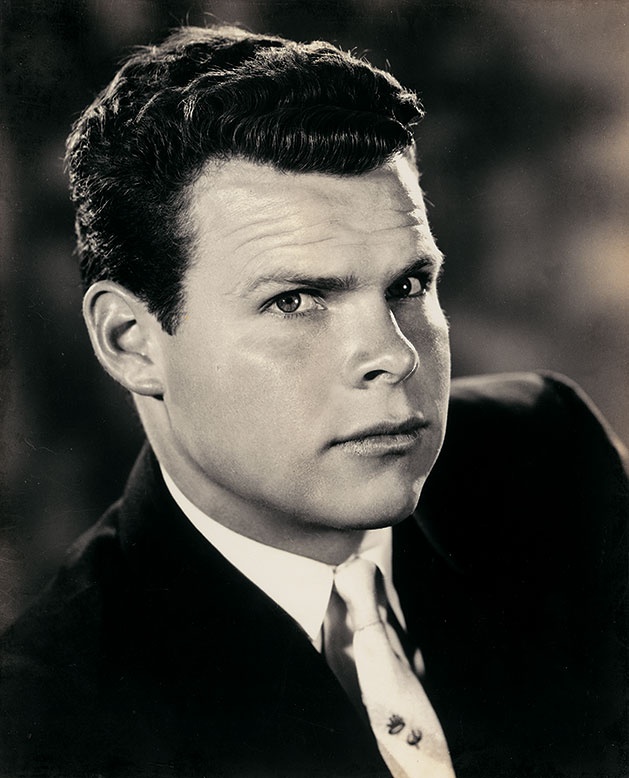 Иллюстрация к книге — Без ума от шторма, или Как мой суровый, дикий и восхитительно непредсказуемый отец учил меня жизни [i_004.jpg]