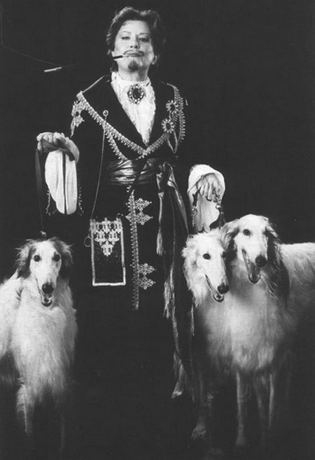 Иллюстрация к книге — Елена Образцова. Голос и судьба [i_091.jpg]