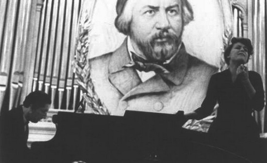 Иллюстрация к книге — Елена Образцова. Голос и судьба [i_097.jpg]