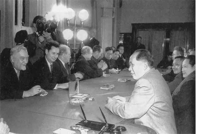 Иллюстрация к книге — Дэн Сяопин [i_028.jpg]