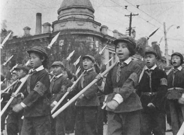 Иллюстрация к книге — Дэн Сяопин [i_036.jpg]