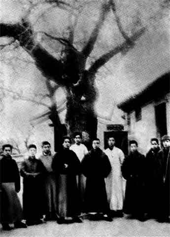 Иллюстрация к книге — Мао Цзэдун [p_18.jpg]