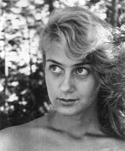 Иллюстрация к книге — Маленькая девочка из "Метрополя" [i_021.jpg]