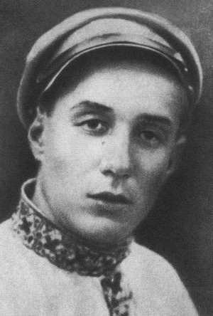 Иллюстрация к книге — Непохожие поэты. Трагедия и судьбы большевистской эпохи. Анатолий Мариенгоф, Борис Корнилов, Владимир Луговской [i_029.jpg]