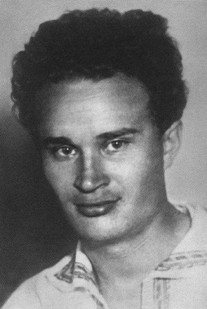 Иллюстрация к книге — Непохожие поэты. Трагедия и судьбы большевистской эпохи. Анатолий Мариенгоф, Борис Корнилов, Владимир Луговской [i_030.jpg]