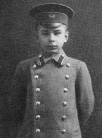 Иллюстрация к книге — Непохожие поэты. Трагедия и судьбы большевистской эпохи. Анатолий Мариенгоф, Борис Корнилов, Владимир Луговской [i_038.jpg]