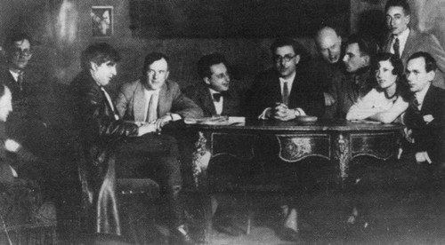 Иллюстрация к книге — Непохожие поэты. Трагедия и судьбы большевистской эпохи. Анатолий Мариенгоф, Борис Корнилов, Владимир Луговской [i_041.jpg]