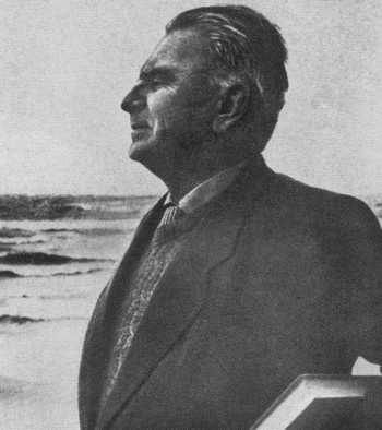 Иллюстрация к книге — Непохожие поэты. Трагедия и судьбы большевистской эпохи. Анатолий Мариенгоф, Борис Корнилов, Владимир Луговской [i_049.jpg]