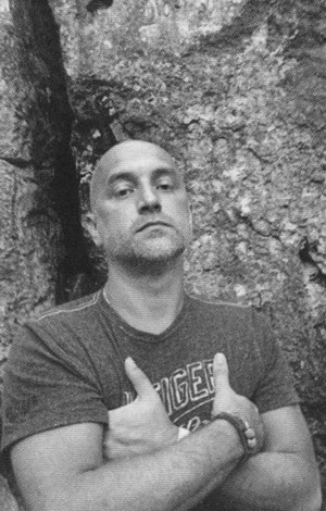 Иллюстрация к книге — Непохожие поэты. Трагедия и судьбы большевистской эпохи. Анатолий Мариенгоф, Борис Корнилов, Владимир Луговской [i_050.jpg]