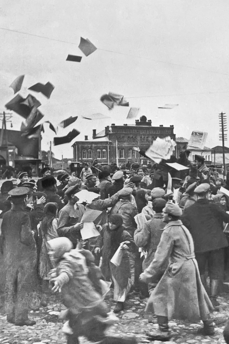 Иллюстрация к книге — Берегитесь, Боги жаждут! [i_236.jpg]