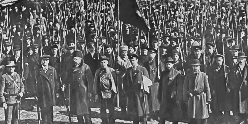 Иллюстрация к книге — Берегитесь, Боги жаждут! [i_254.jpg]