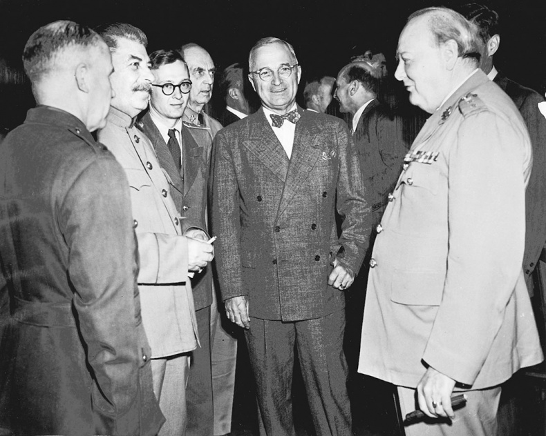 Иллюстрация к книге — Мой лучший друг товарищ Сталин [i_023.jpg]