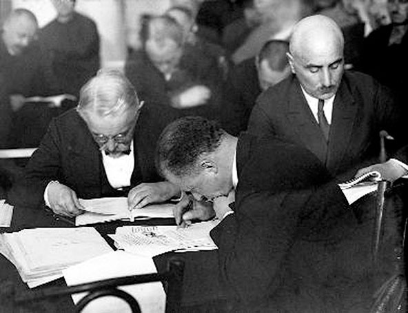 Иллюстрация к книге — Друг мой, враг мой... [i_043.jpg]