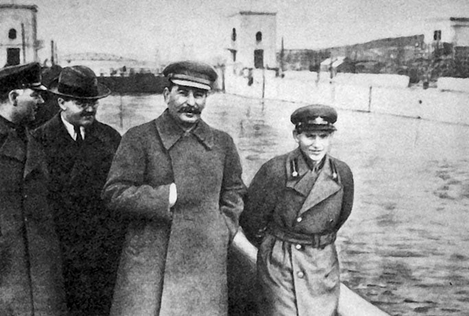 Иллюстрация к книге — Друг мой, враг мой... [i_052.jpg]