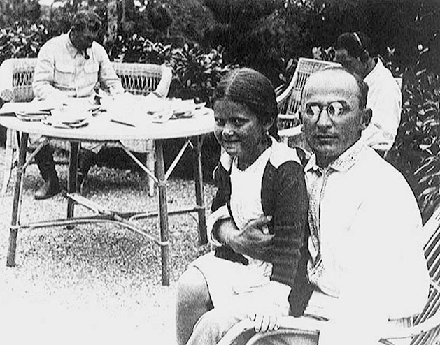 Иллюстрация к книге — Друг мой, враг мой... [i_061.jpg]