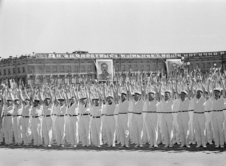 Иллюстрация к книге — Друг мой, враг мой... [i_069.jpg]