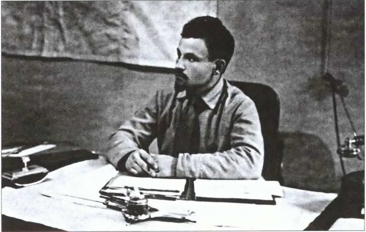 Иллюстрация к книге — "Крестный отец" Штирлица [i_007.jpg]