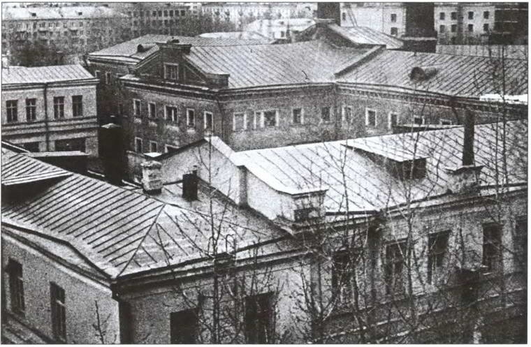 Иллюстрация к книге — "Крестный отец" Штирлица [i_020.jpg]