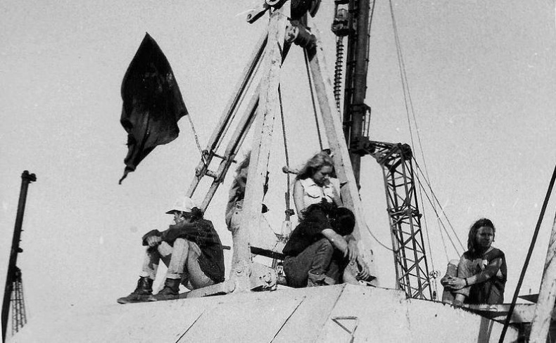 Иллюстрация к книге — Она развалилась. Повседневная история СССР и России в 1985-1999 гг. [i_010.jpg]