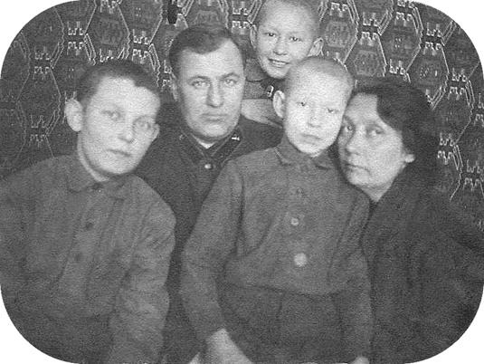 Иллюстрация к книге — Сырок [i_002.jpg]